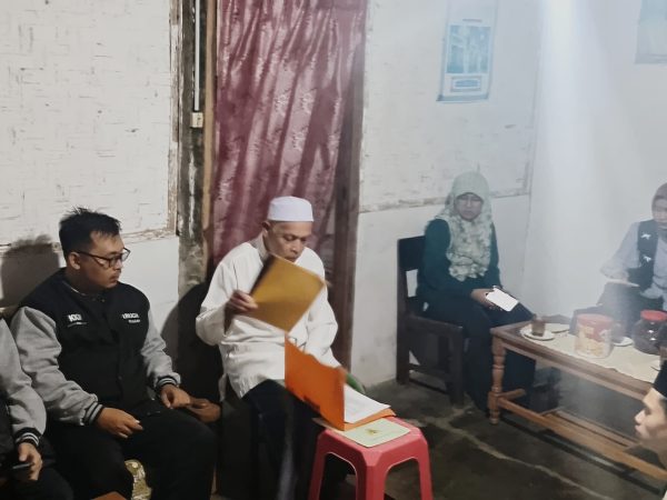 Mahasiswa KKNDR 2 Sowan Mbah Kyai Haji Khotibul Umam di Masjid Jami Baitul Haq